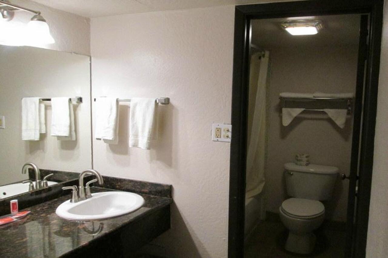 Rodeway Inn Prescott Bagian luar foto